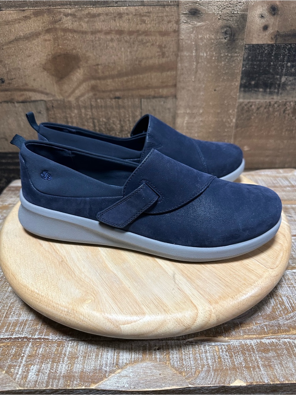 NEW Clarks Cloudsteppers Navy Hook & Loop Comfort Shoes Women’s 10 Wide